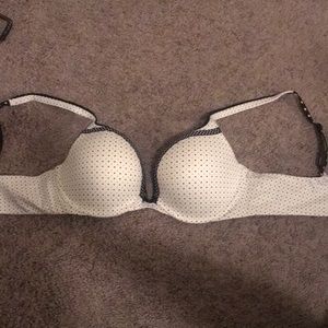 Victoria’s Secret bra. 34C.